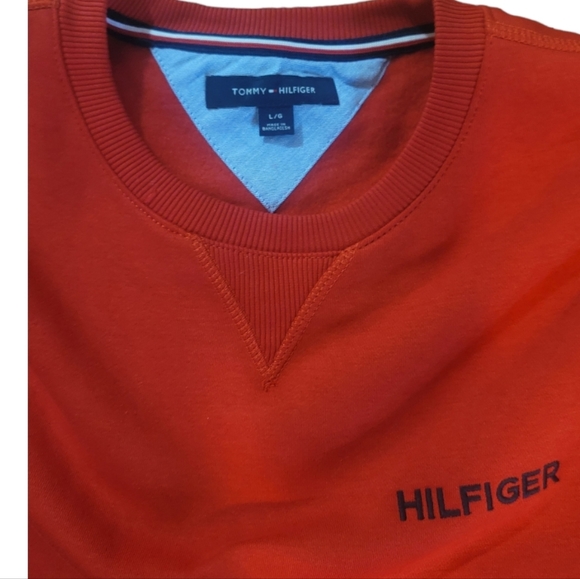 Tommy Hilfiger Men's Red Pullover Sweatshirt Size Large - Picture 2 of 5